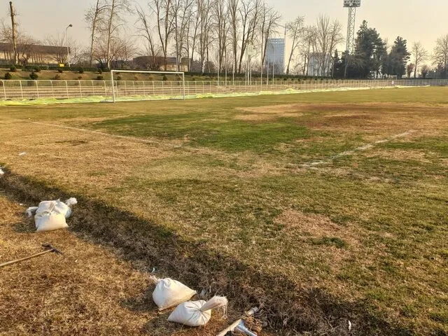 تصویری عجیب از محل تمرین استقلال!