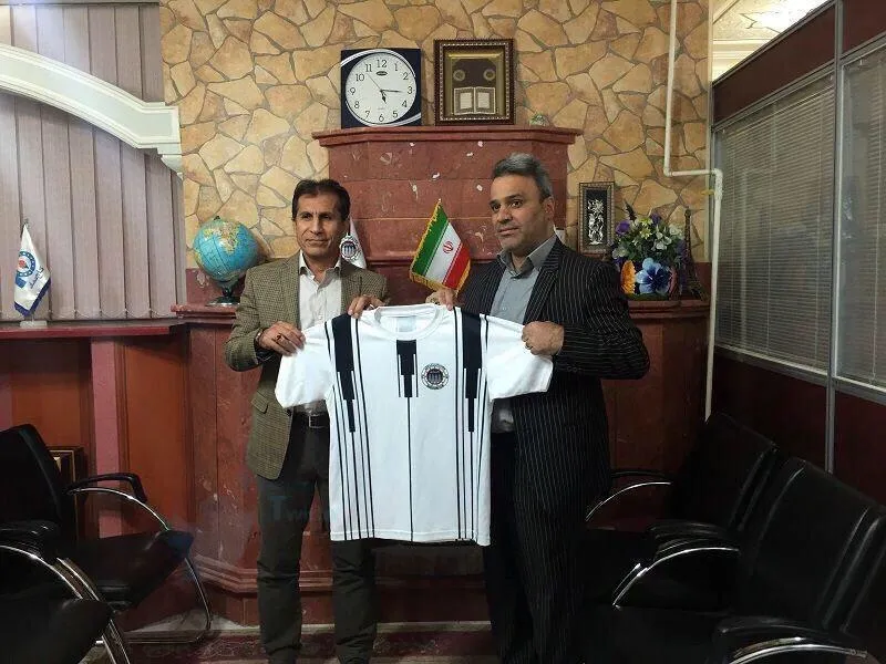 پیراهن جالب یک تیم فوتبال در ایران+عکس