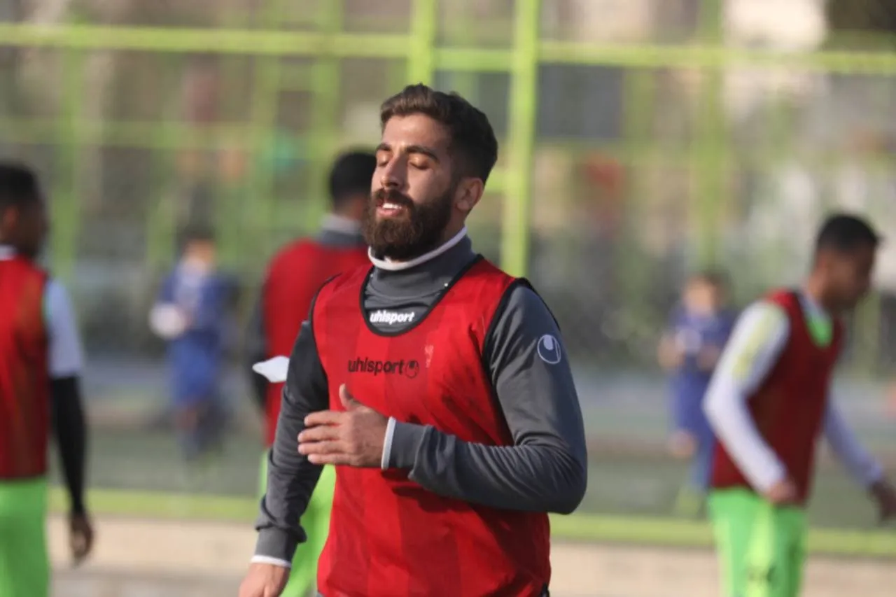 مدافع پرسپولیس به قرنطینه رفت