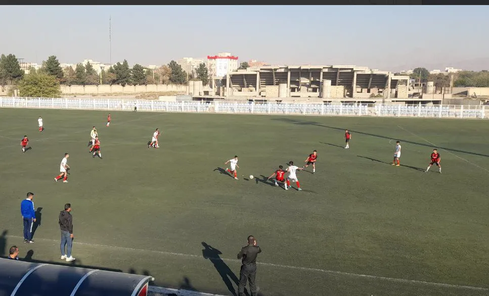 درگیری و زد و خورد این بار در فوتبال نونهالان؛ خانواده‌ها به جان هم افتادند!