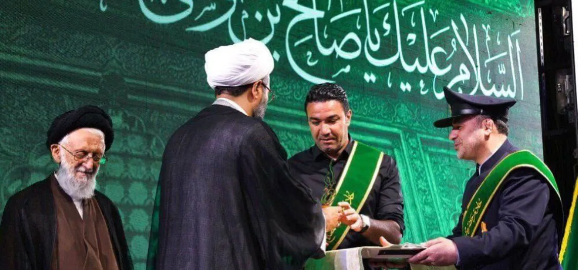 جواد نکونام خادم حرم امام زاده صالح(ع) شد