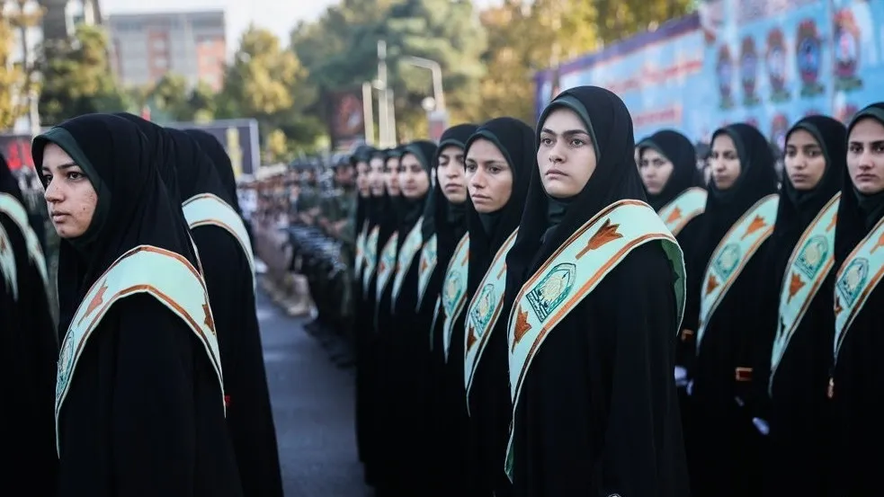 استفاده از پلیس زن در بازی ایران و کامبوج