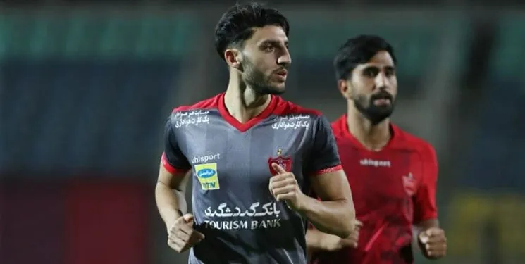 دست مهاجم پرسپولیس در تمرین شکست