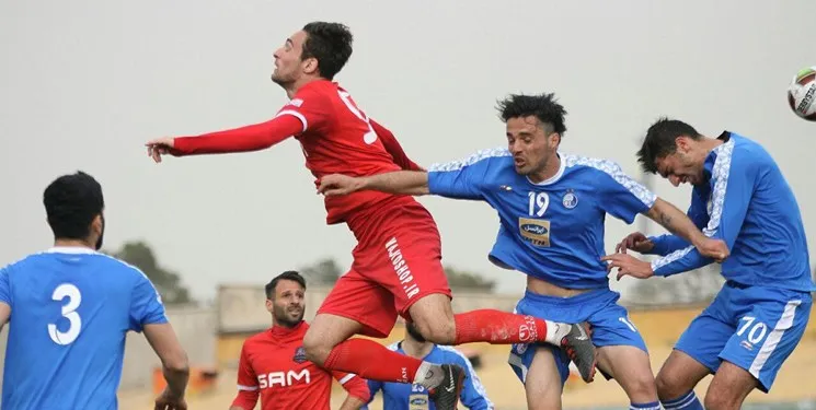 مربی اسپانیایی نساجی وارد ایران شد