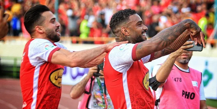 پرسپولیس برد اما به سختی/صدرنشینی موقت
