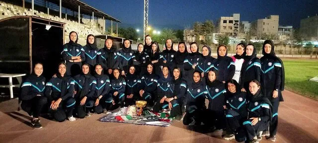 جام قهرمانی به دختران دوومیدانی کاراماشین رسید