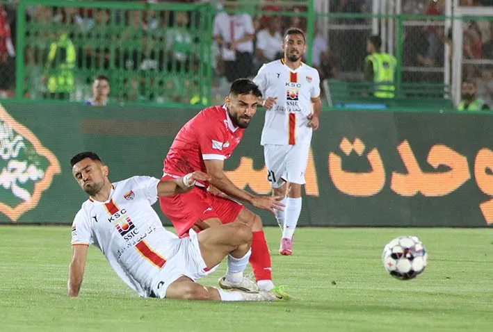 گزارش تصویری دیدار تیم‌های پرسپولیس و فولاد