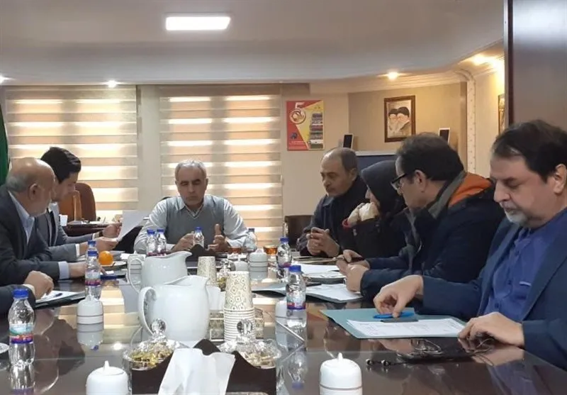 رئیس فراکسیون ورزش مجلس: مدیران فدراسیون فوتبال دسته‌جمعی استعفا کنند