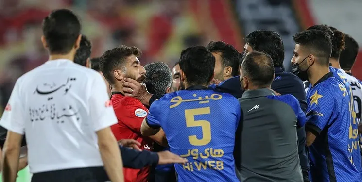 باشگاه استقلال از مدافع پرسپولیس شکایت کرد
