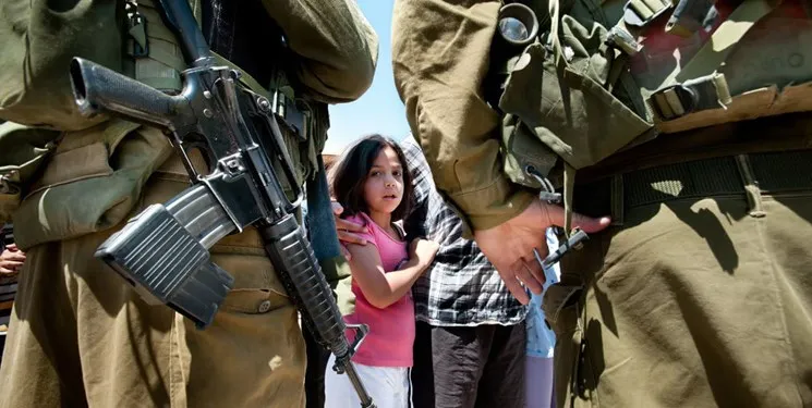 حمله صهیونیست‌ها به کودکان فلسطینی‌ در زمین فوتبال