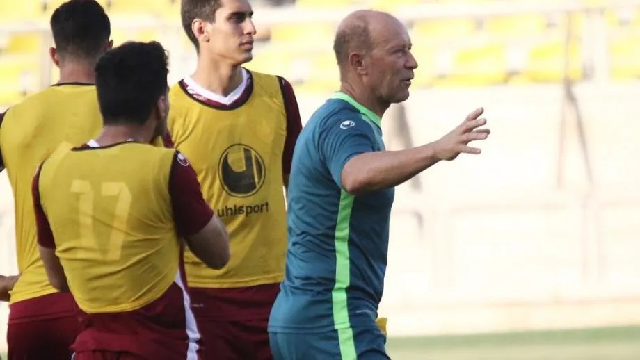 کالدرون:از تاخیر در جذب مهاجم ناراحتم