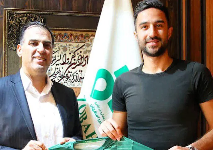 محمدی قراردادش را با ذوب آهن تمدید کرد