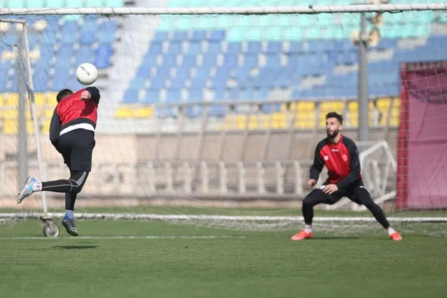 مهاجم پرسپولیس دروازه‌بان شد!+عکس