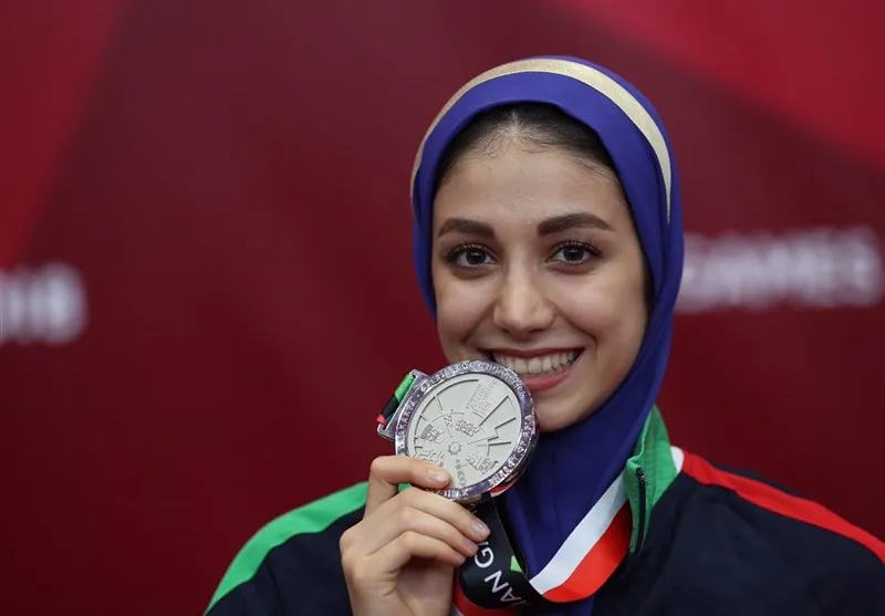 اولین بانوی مدال‌آور ایران، مدالش را تقدیم یک شهید کرد