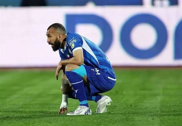 روزبه چشمی با استقلال تمدید کرد