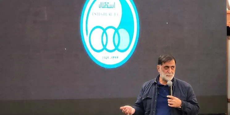 آجورلو: استقلال و پرسپولیس خصوصی شوند مردم صندلی‌های ورزشگاه را نمی‌شکنند