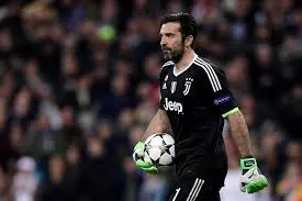 بوفون تکذیب کرد