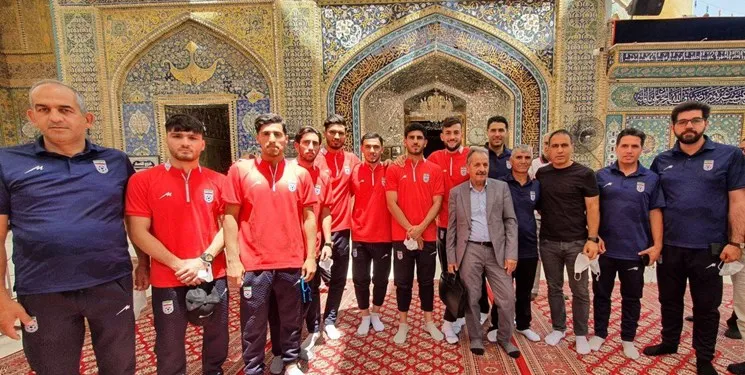 مهدوی کیا و شاگردانش به زیارت حرم امیر المومنین (ع) رفتند