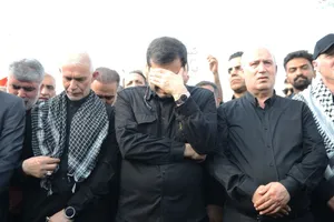 جامعه ورزش در وداع با امام شهید کنار مردم ایستاد