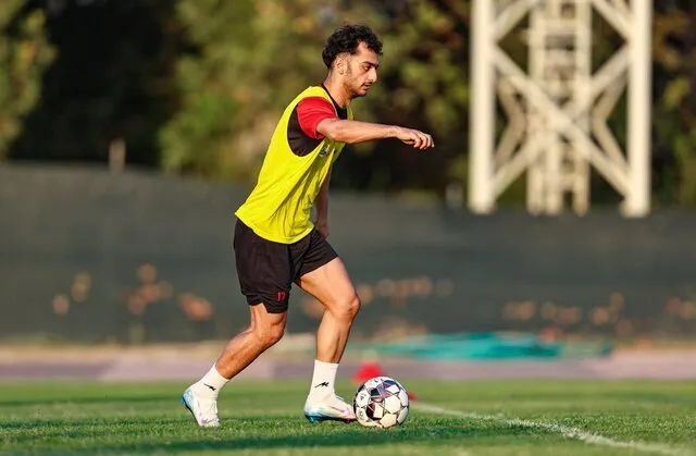 کمیته اخلاق به پرونده انتقال فخریان به پرسپولیس ورود کرد
