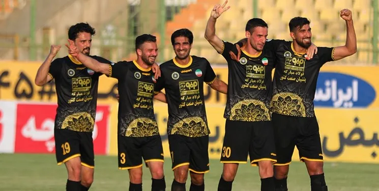سپاهان موقتاً جای پرسپولیس را گرفت/ پیروزی گل‌گهر و ذوب‌آهن مقابل حریفان