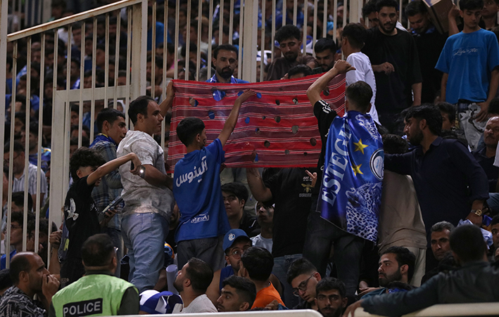 گزارش تصویری دیدار تیم های استقلال و پرسپولیس
