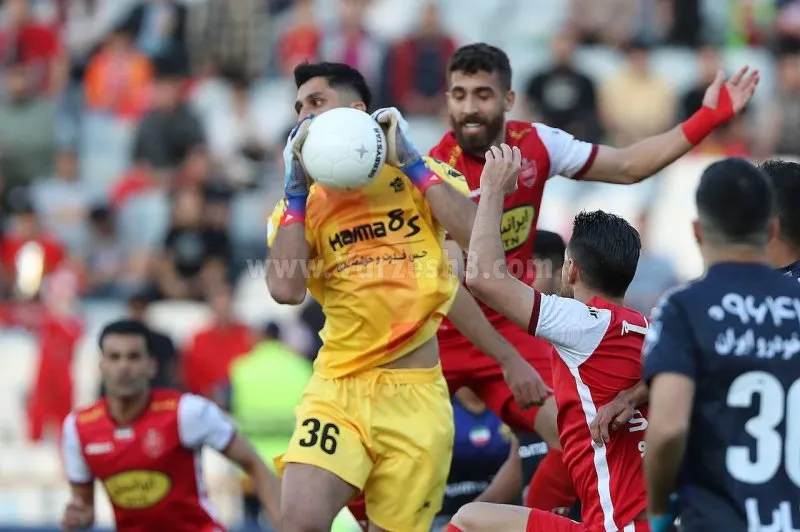 بازگشت پرسپولیس به صدر با تعویض های موثر