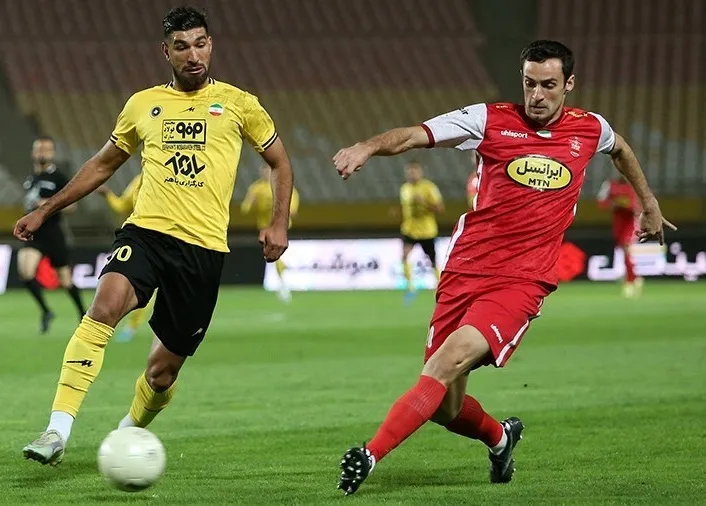 بازگشت سپاهان به جمع مدعیان در شب صدرنشینی پرسپولیس