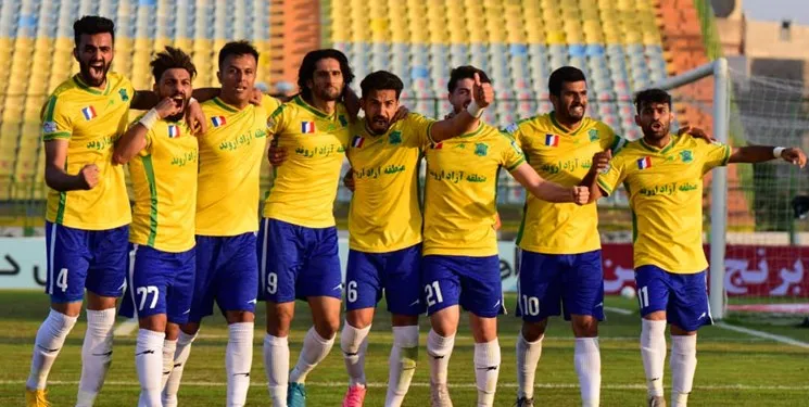 نساجی برابر صنعت نفت تسلیم شد