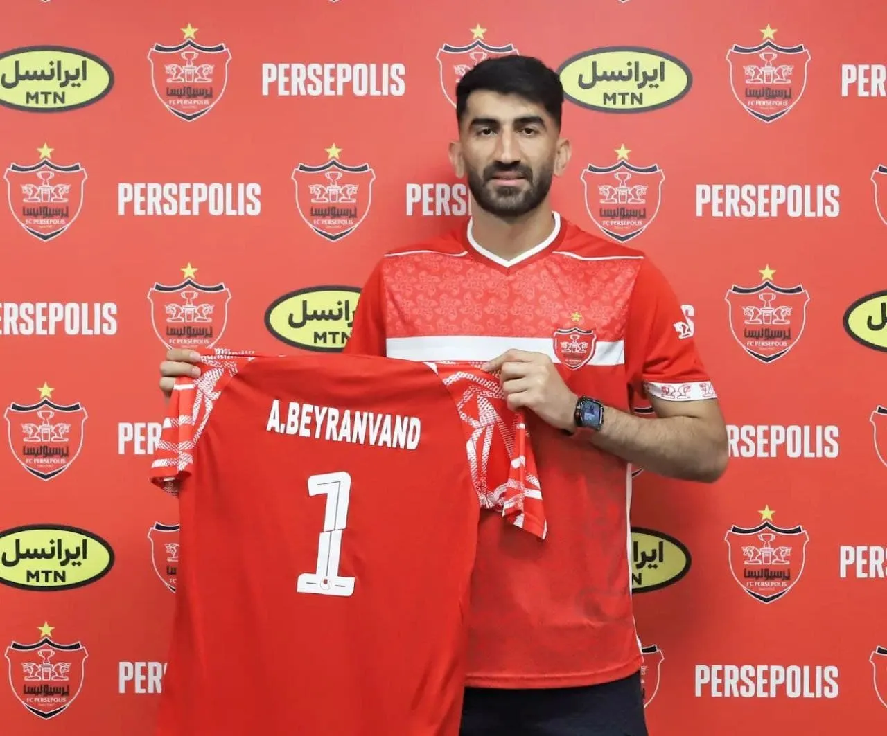 رونمایی رسمی از اولین خرید سرخپوشان؛ بیرانوند پرسپولیسی شد