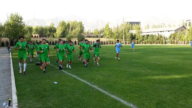 تمرین استقلال بعد از پیروزی در جام حذفی/ خوش و بش استراماچونی با حسینی و روپایی زدن دانسی!