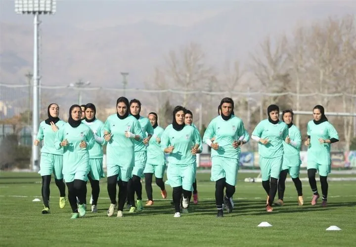 واکنش نایب‌رئیس زنان فدراسیون فوتبال به ترک هتل تیم ملی از سوی ۵ بازیکن در استرالیا