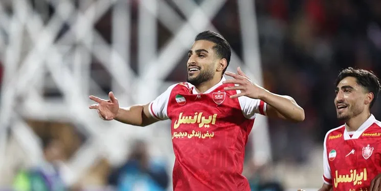 پرسپولیس با شکست نساجی به ۲ امتیازی صدرنشین رسید