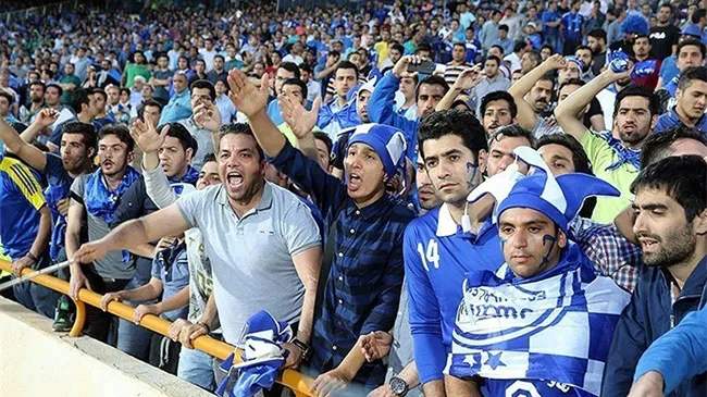 چرا تماشاگر استقلال عصبانی است؟