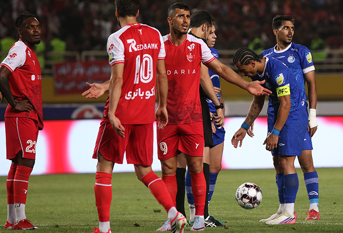گزارش تصویری دیدار تیم های استقلال و پرسپولیس