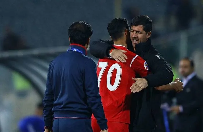 فریادهای کریم باقری بر سر علیپور و گریه بازیکن پرسپولیس!