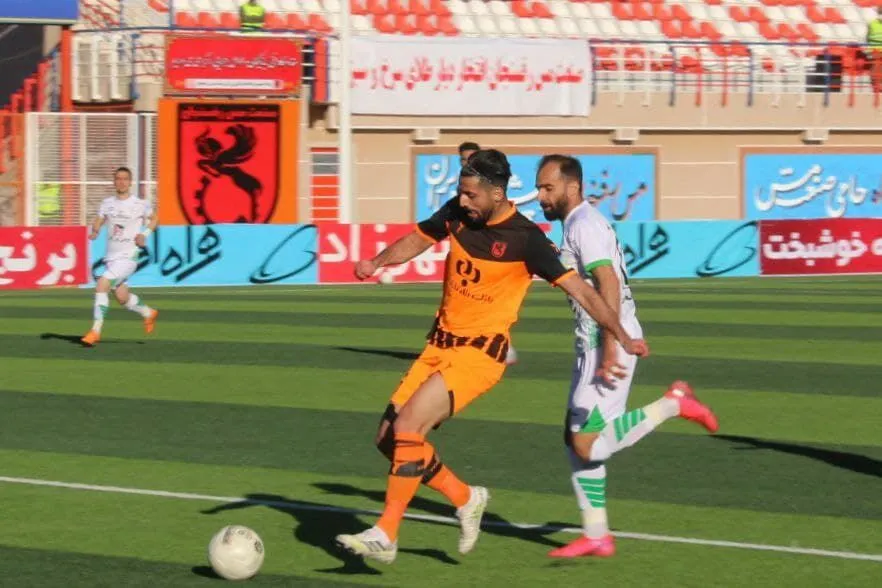 ذوب‌آهن باخت اما در لیگ ماندنی شد