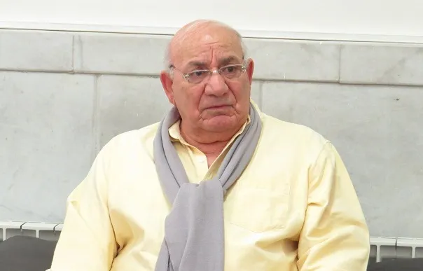 آخرین اخبار از وضعیت حشمت مهاجرانی که به کرونا مبتلا شده است