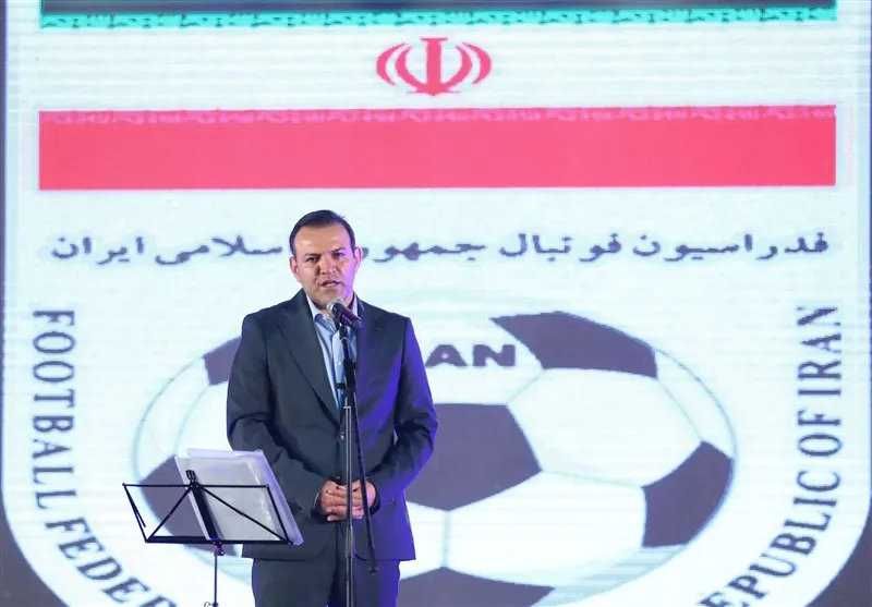 عزیزی خادم: نمی توانم به کسی که اقامت سوئیس را دارد پست بدهم!