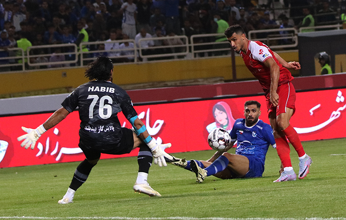 گزارش تصویری دیدار تیم های استقلال و پرسپولیس