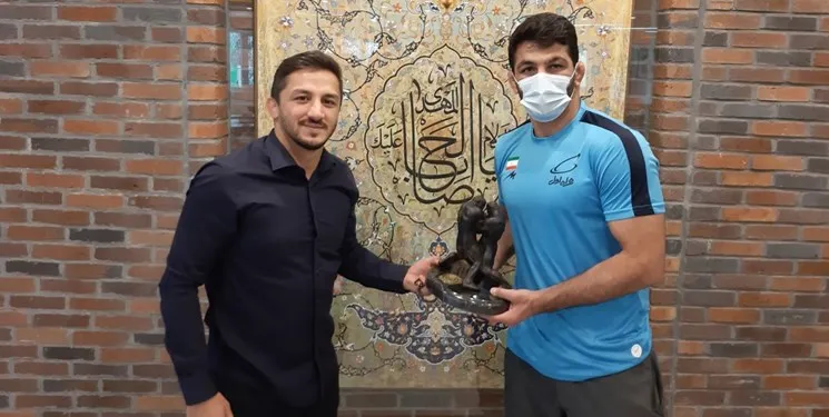 اهدای پاداش ۱.۵ میلیاردی به گشتی گیران مدال‌آور