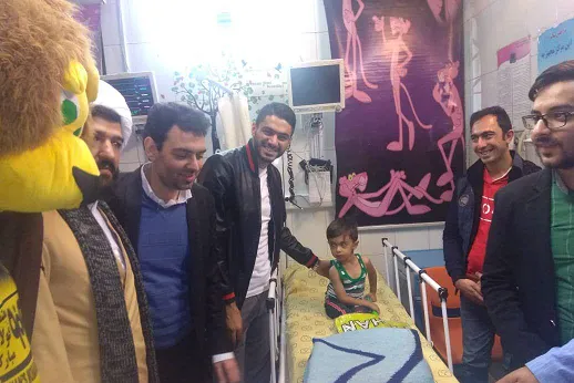 عیادت سپاهانی‌ها از کودکان بیمارستان امام حسین(ع)+ عکس