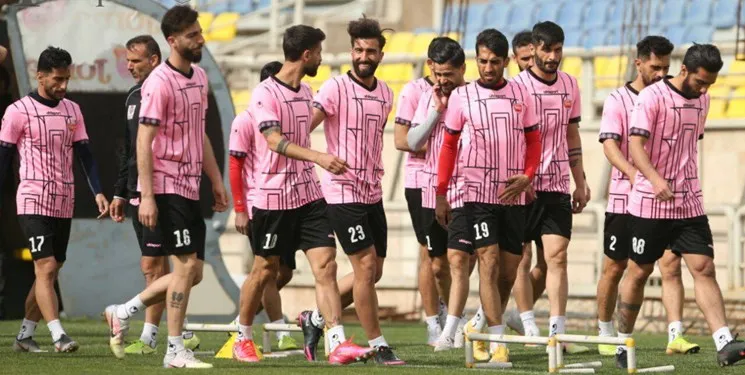 مشکلات مالی صدای کادرفنی پرسپولیس را هم درآورد!