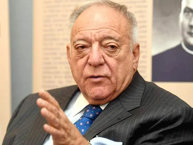 پیرمرد در آستانه اخراج