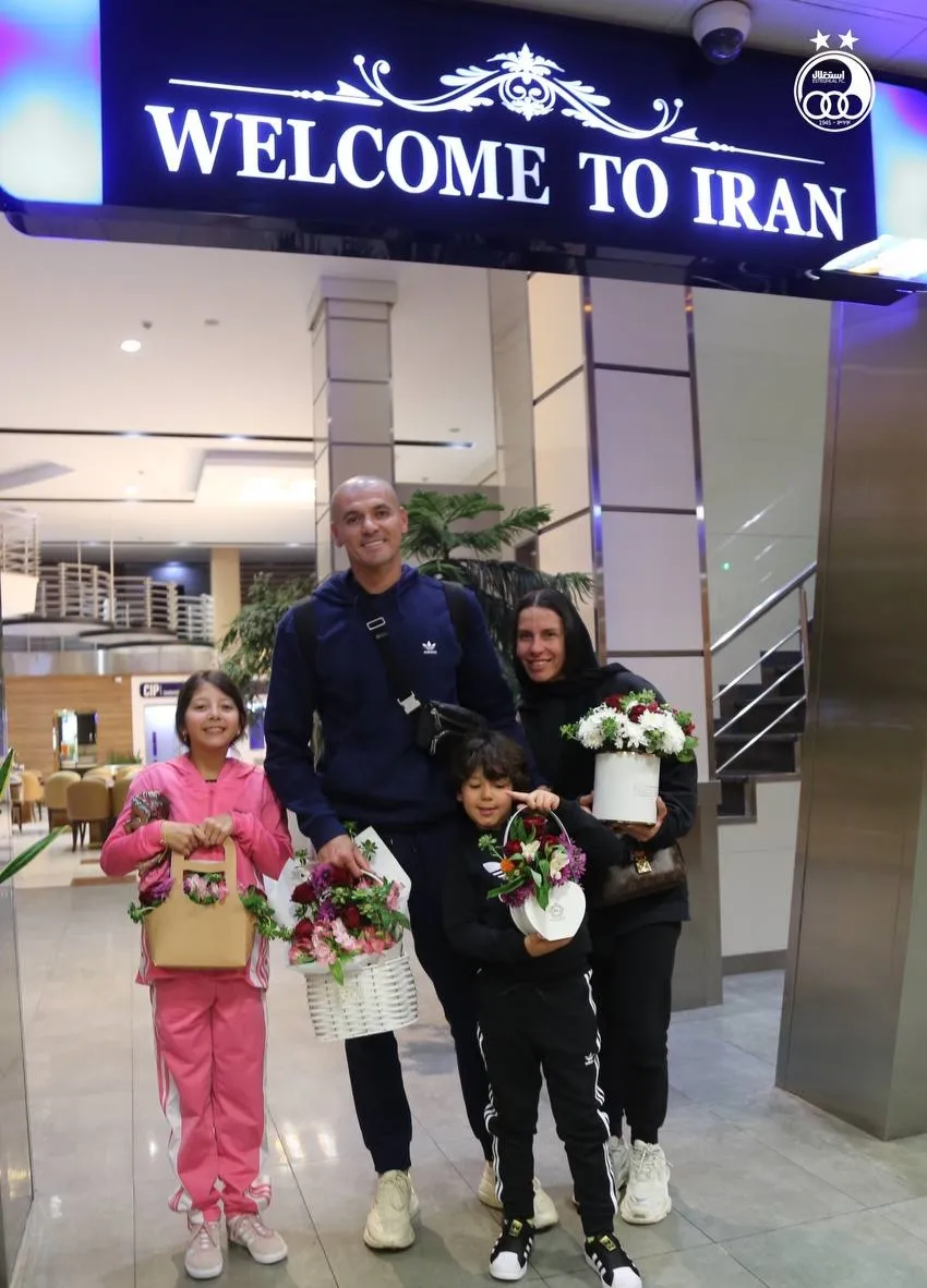 مدافع برزیلی استقلال به تهران رسید