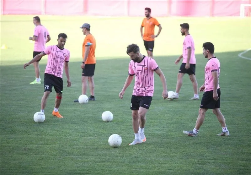 تمرین اختصاصی ۲ مصدوم پرسپولیس/ سرلک فردا به بحرین می‌رود