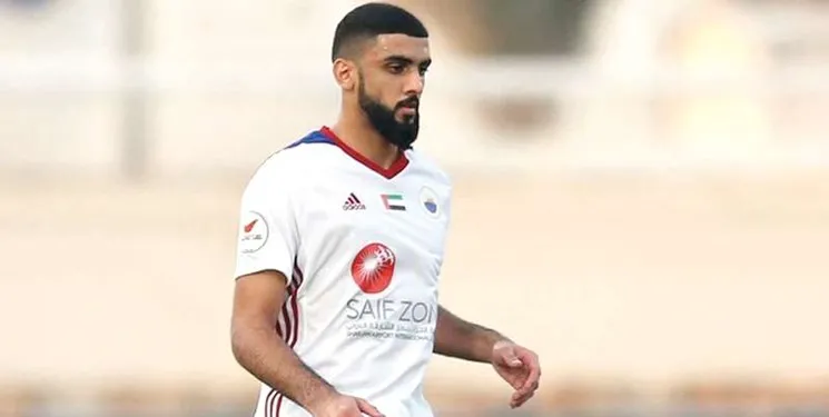 دست مدافع رقیب پرسپولیس شکست
