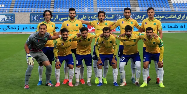 نفت با دو غایب مقابل استقلال