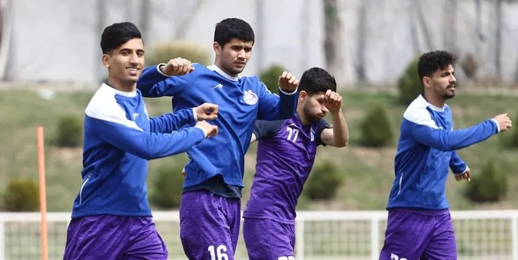 بازگشت بازیکن مصدوم به تمرینات گروهی استقلال