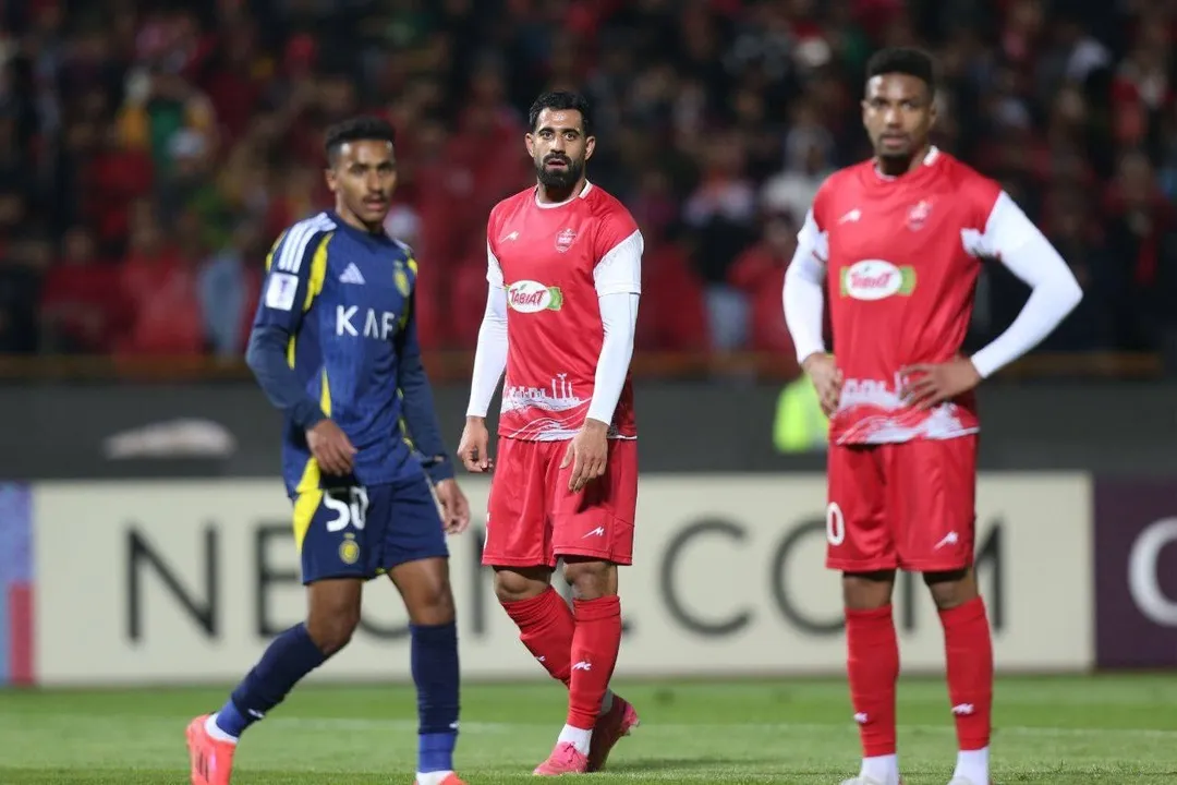 شعار «حیاکن رها کن» علیه مدیرعامل پرسپولیس